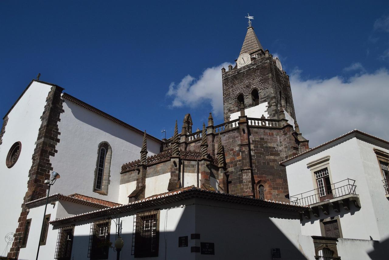Apartamentos Da Queimada ฟุงชาล ภายนอก รูปภาพ